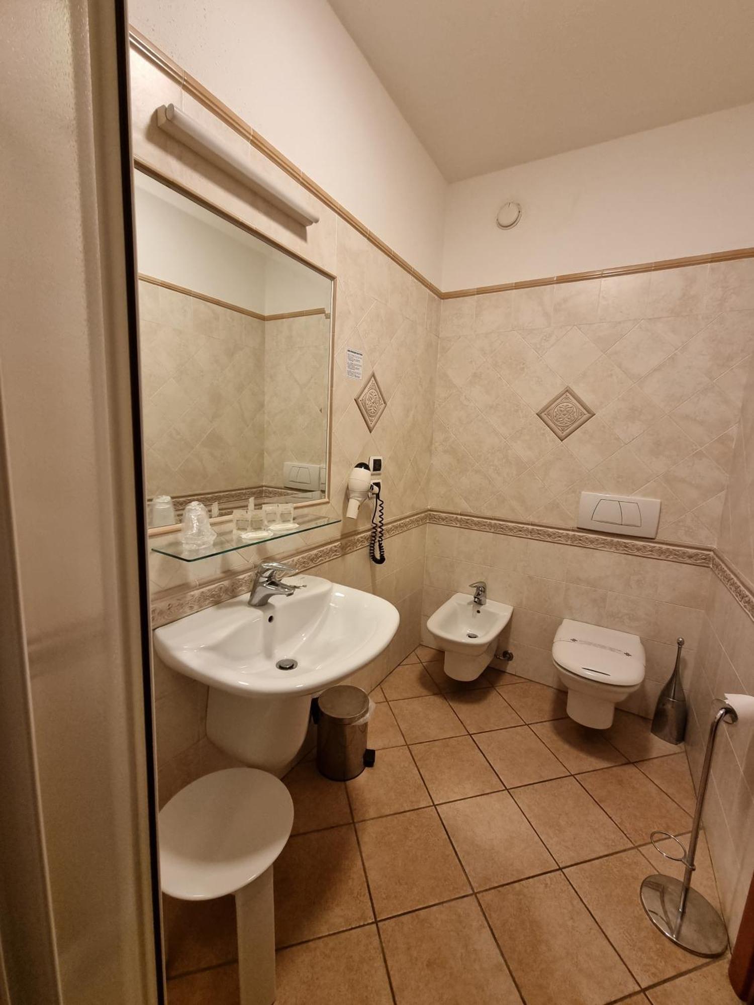 Hotel Delle Isole La Maddalena  Extérieur photo