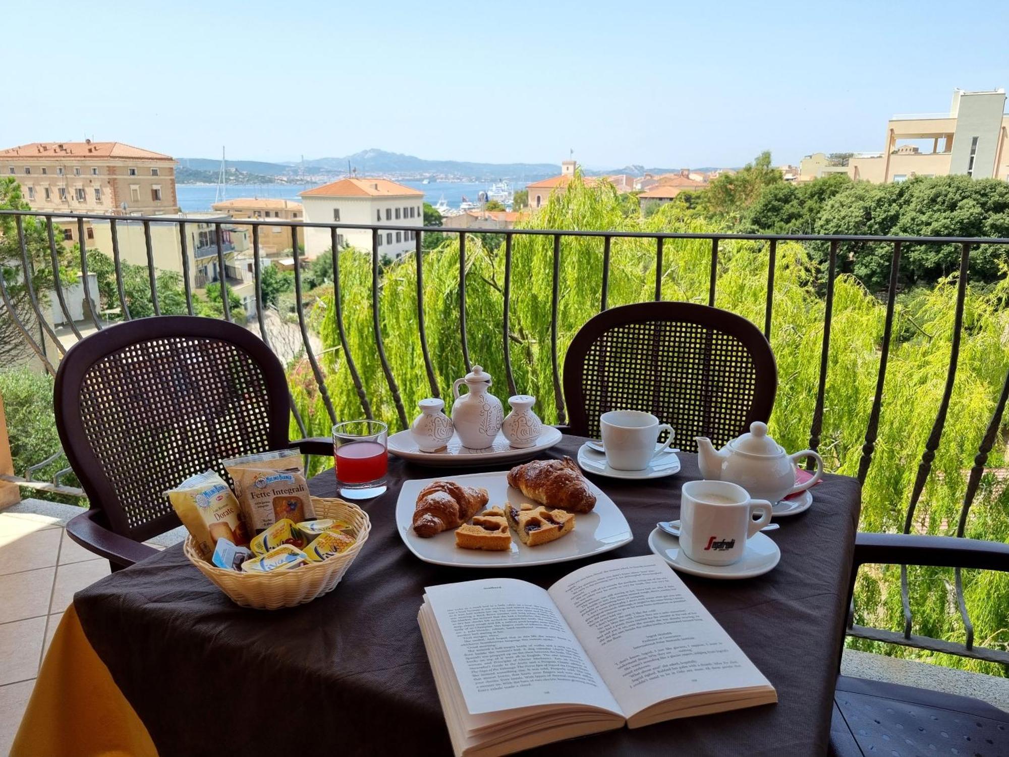 Hotel Delle Isole La Maddalena  Extérieur photo