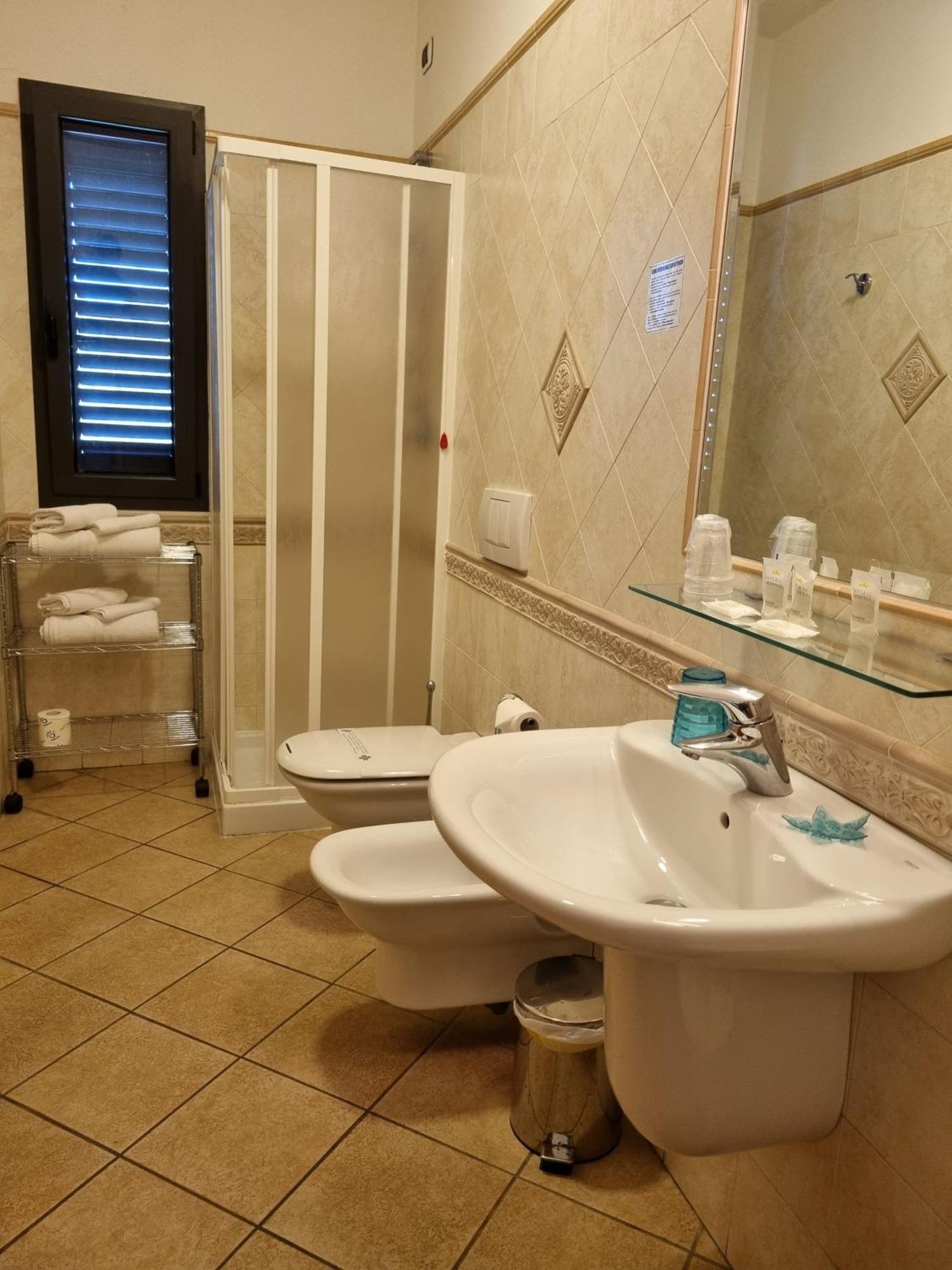 Hotel Delle Isole La Maddalena  Extérieur photo